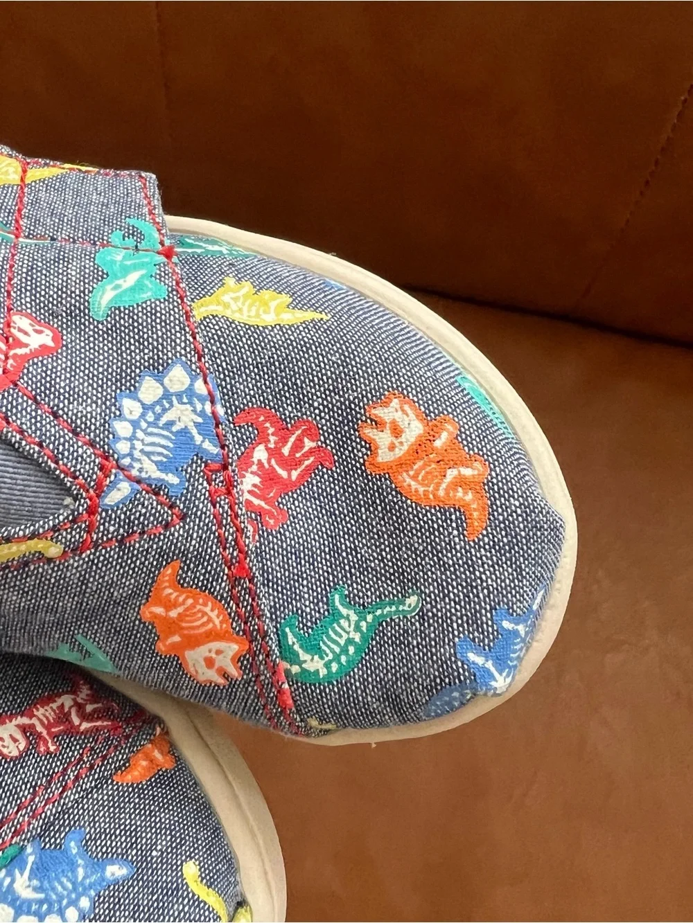 TOMS Unisex Tiny Alpargata toddler slip on shoes dinosaur Sz 6 glow in dark NWT